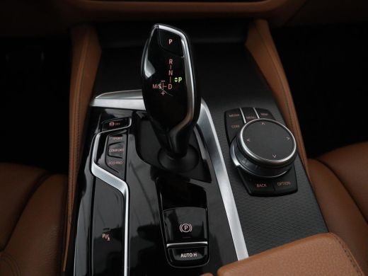 BMW 5 Serie Touring 520i Business Edition Plus | Panoramadak | Leder | Elektrische stoelen | Stoelverwarming ... ActivLease financial lease