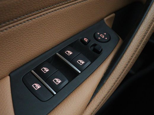 BMW 5 Serie Touring 520i Business Edition Plus | Panoramadak | Leder | Elektrische stoelen | Stoelverwarming ... ActivLease financial lease
