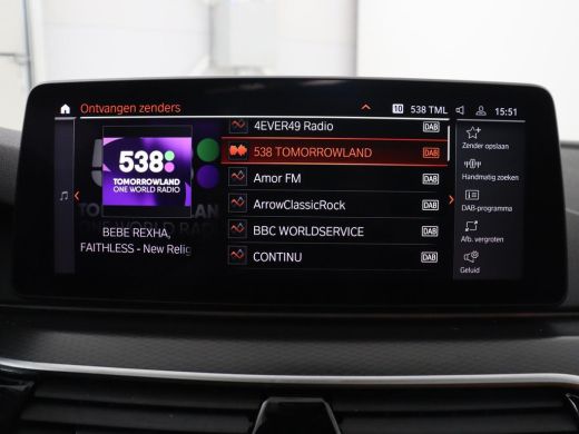 BMW 5 Serie Touring 520i Business Edition Plus | Panoramadak | Leder | Elektrische stoelen | Stoelverwarming ... ActivLease financial lease