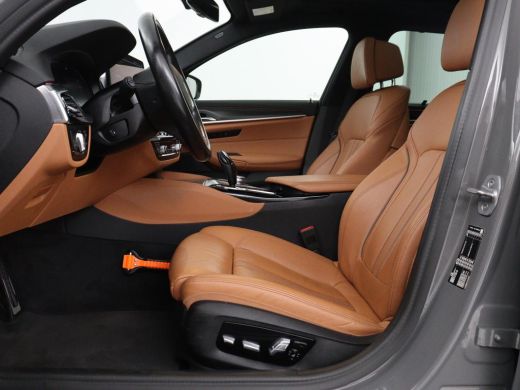 BMW 5 Serie Touring 520i Business Edition Plus | Panoramadak | Leder | Elektrische stoelen | Stoelverwarming ... ActivLease financial lease