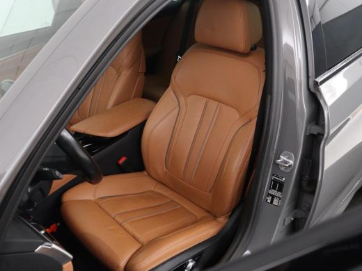 BMW 5 Serie Touring 520i Business Edition Plus | Panoramadak | Leder | Elektrische stoelen | Stoelverwarming ... ActivLease financial lease