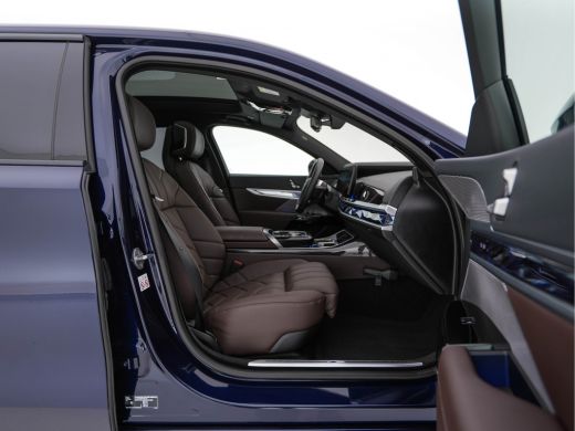 BMW i7 xDrive60 106 kWh M-Sportpack [3-Fase-11kW] {SoH-98%} (INCL.BTW) *PANO | HEAD-UP | LUXURY-LEATHER ... ActivLease financial lease