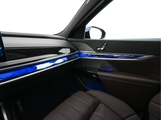 BMW i7 xDrive60 106 kWh M-Sportpack [3-Fase-11kW] {SoH-98%} (INCL.BTW) *PANO | HEAD-UP | LUXURY-LEATHER ... ActivLease financial lease