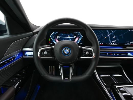 BMW i7 xDrive60 106 kWh M-Sportpack [3-Fase-11kW] {SoH-98%} (INCL.BTW) *PANO | HEAD-UP | LUXURY-LEATHER ... ActivLease financial lease