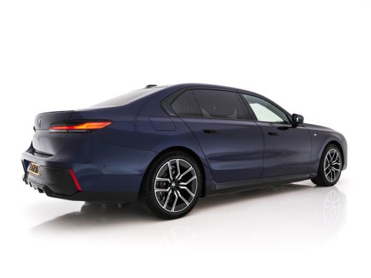 BMW i7 xDrive60 106 kWh M-Sportpack [3-Fase-11kW] {SoH-98%} (INCL.BTW) *PANO | HEAD-UP | LUXURY-LEATHER ... ActivLease financial lease