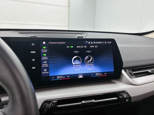 BMW X1 xDrive25e Plug-In Hybrid PANORAMADAK | EL. BED. STOEL | MASSAGE | AD-LED ActivLease financial lease