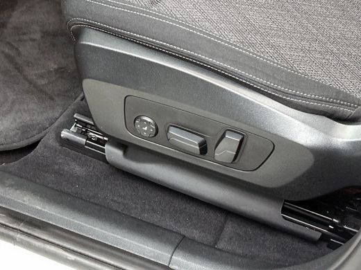 BMW X1 xDrive25e Plug-In Hybrid PANORAMADAK | EL. BED. STOEL | MASSAGE | AD-LED ActivLease financial lease