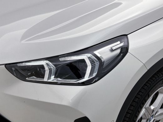 BMW X1 xDrive25e Plug-In Hybrid PANORAMADAK | EL. BED. STOEL | MASSAGE | AD-LED ActivLease financial lease