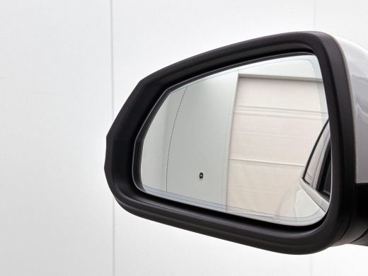 BMW X1 xDrive25e Plug-In Hybrid PANORAMADAK | EL. BED. STOEL | MASSAGE | AD-LED ActivLease financial lease
