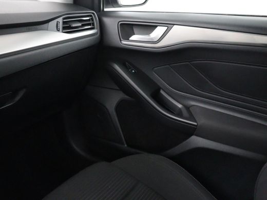 Ford Focus | Cruise control | Lane assist | Navigatie | Carplay | Park assist | Climate control ActivLease financial lease
