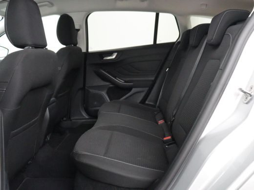 Ford Focus | Cruise control | Lane assist | Navigatie | Carplay | Park assist | Climate control ActivLease financial lease