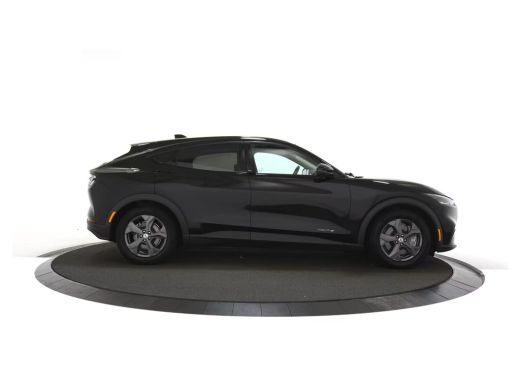 Ford Mustang Mach-E Mach-E RWD 75 kWh | B&O Audio | Panoramadak | Elektr. verstelbare stoelen & achterklep | Stoel/st... ActivLease financial lease