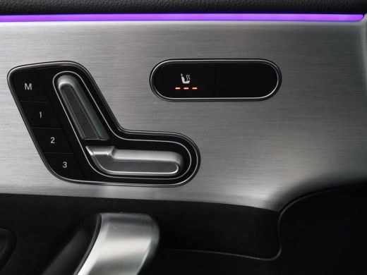 Mercedes-Benz A-Klasse 200 AMG Business Solution Aut. | Pano | LED | Half sfeerverlichting | Sfeerverlichting | Elec. St... ActivLease financial lease