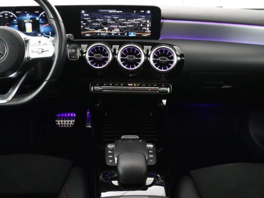 Mercedes-Benz A-Klasse 200 AMG Business Solution Aut. | Pano | LED | Half sfeerverlichting | Sfeerverlichting | Elec. St... ActivLease financial lease