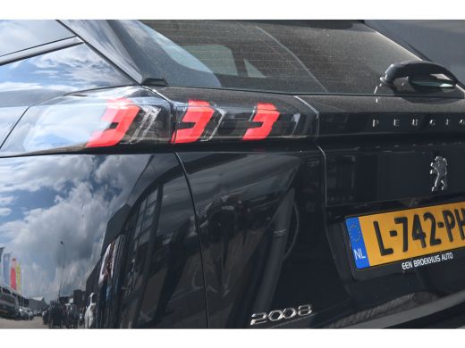 Peugeot 2008 1.2 PureTech Blue Lease Active | Afn. Trekhaak | Achteruitrijcamera | Navigatie | 1e Eigenaar | D... ActivLease financial lease