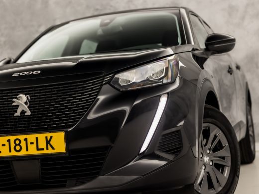 Peugeot 2008 1.2 PureTech Sport 131Pk Automaat (APPLE CARPLAY, 1e EIGENAAR, GROOT NAVI, PARKEERSENSOREN, SPORT... ActivLease financial lease