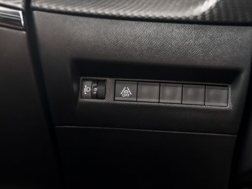 Peugeot 2008 1.2 PureTech Sport 131Pk Automaat (APPLE CARPLAY, 1e EIGENAAR, GROOT NAVI, PARKEERSENSOREN, SPORT... ActivLease financial lease