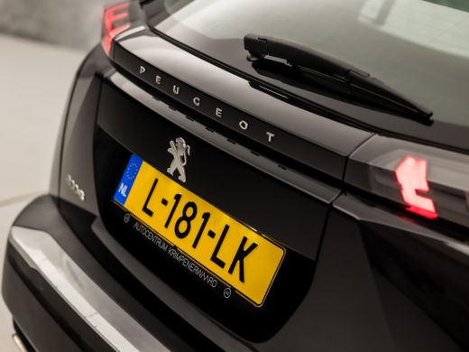 Peugeot 2008 1.2 PureTech Sport 131Pk Automaat (APPLE CARPLAY, 1e EIGENAAR, GROOT NAVI, PARKEERSENSOREN, SPORT... ActivLease financial lease