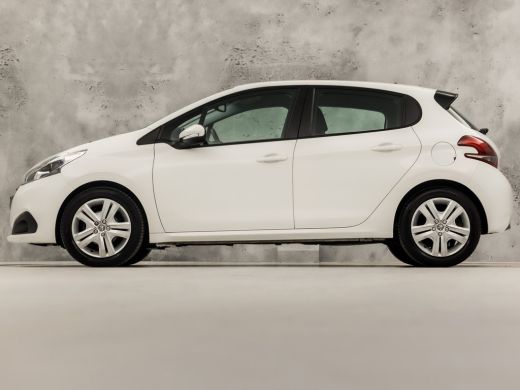 Peugeot 208 1.2 PureTech Signature (APPLE CARPLAY, NAVIGATIE, 1e EIGENAAR, PARKEERSENSOREN, SPORTSTOELEN, CRU... ActivLease financial lease