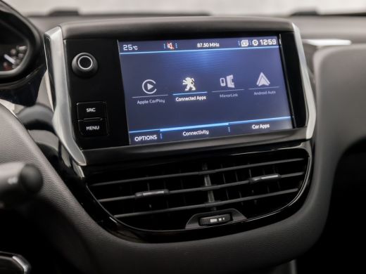 Peugeot 208 1.2 PureTech Signature (APPLE CARPLAY, NAVIGATIE, 1e EIGENAAR, PARKEERSENSOREN, SPORTSTOELEN, CRU... ActivLease financial lease