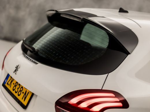 Peugeot 208 1.2 PureTech Signature (APPLE CARPLAY, NAVIGATIE, 1e EIGENAAR, PARKEERSENSOREN, SPORTSTOELEN, CRU... ActivLease financial lease