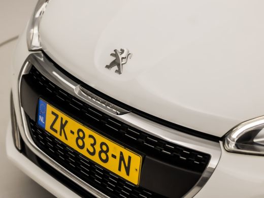Peugeot 208 1.2 PureTech Signature (APPLE CARPLAY, NAVIGATIE, 1e EIGENAAR, PARKEERSENSOREN, SPORTSTOELEN, CRU... ActivLease financial lease