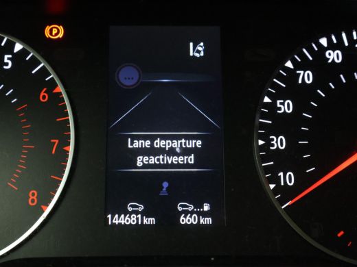 Renault Clio 1.0 TCe INTENS + TREKHAAK | STOELVERWARMING | LED | APPLE CARPLAY | CRUISE CONTROL ActivLease financial lease