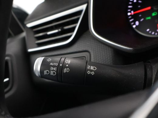 Renault Clio 1.0 TCe INTENS + TREKHAAK | STOELVERWARMING | LED | APPLE CARPLAY | CRUISE CONTROL ActivLease financial lease