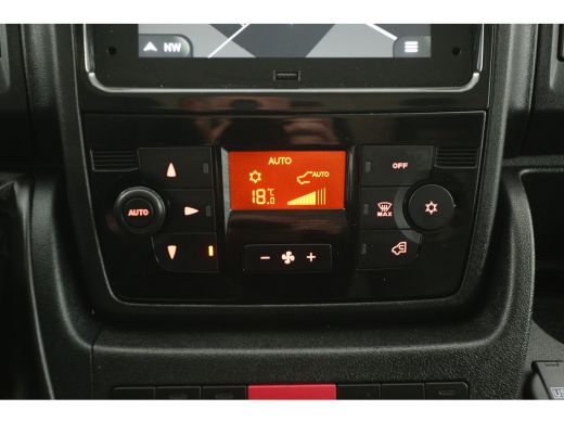 Renault Master Opel Movano 2.2D 140PK L3H2 | Airco | Cruise | Carplay | Trekhaak | 3 Zits | Parkeersens | Imperiaal ActivLease financial lease