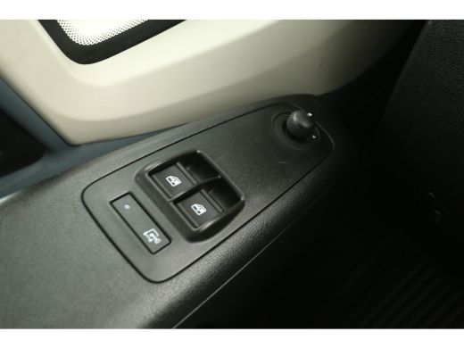 Renault Master Opel Movano 2.2D 140PK L3H2 | Airco | Cruise | Carplay | Trekhaak | 3 Zits | Parkeersens | Imperiaal ActivLease financial lease