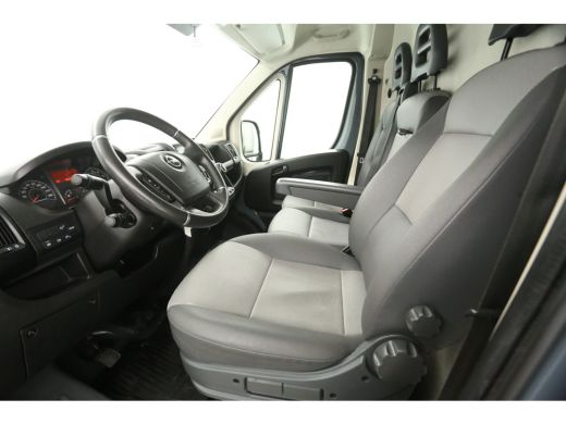 Renault Master Opel Movano 2.2D 140PK L3H2 | Airco | Cruise | Carplay | Trekhaak | 3 Zits | Parkeersens | Imperiaal ActivLease financial lease