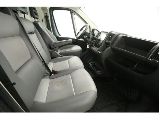 Renault Master Opel Movano 2.2D 140PK L3H2 | Airco | Cruise | Carplay | Trekhaak | 3 Zits | Parkeersens | Imperiaal ActivLease financial lease