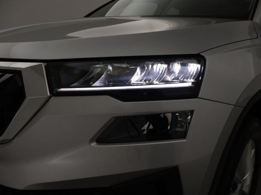 Skoda Karoq 1.5 TSI ACT 150 PK *12.878 KM!* + PANORAMADAK + VIRTUAL COCKPIT | ADAPTIVE CRUISE | CAMERA ActivLease financial lease