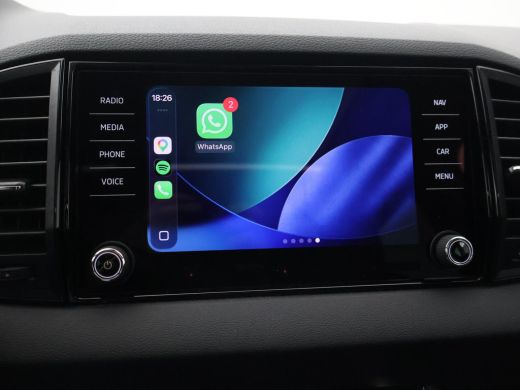 Skoda Karoq 1.5 TSI ACT 150 PK *12.878 KM!* + PANORAMADAK + VIRTUAL COCKPIT | ADAPTIVE CRUISE | CAMERA ActivLease financial lease