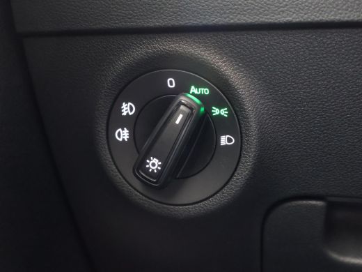 Skoda Karoq 1.5 TSI ACT 150 PK *12.878 KM!* + PANORAMADAK + VIRTUAL COCKPIT | ADAPTIVE CRUISE | CAMERA ActivLease financial lease