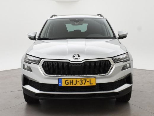 Skoda Karoq 1.5 TSI ACT 150 PK *12.878 KM!* + PANORAMADAK + VIRTUAL COCKPIT | ADAPTIVE CRUISE | CAMERA ActivLease financial lease