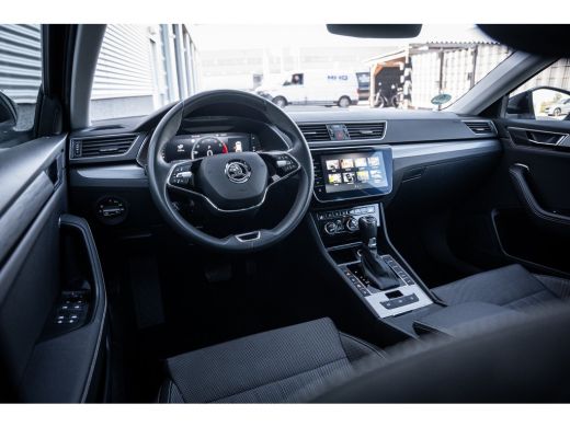 Skoda Superb Combi 1.4 TSI iV Business Edition Plus | Achteruitrijcamera | Apple Carplay/Android Auto|telefoon... ActivLease financial lease