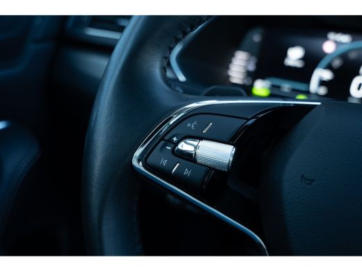 Skoda Superb Combi 1.4 TSI iV Business Edition Plus | Achteruitrijcamera | Apple Carplay/Android Auto|telefoon... ActivLease financial lease