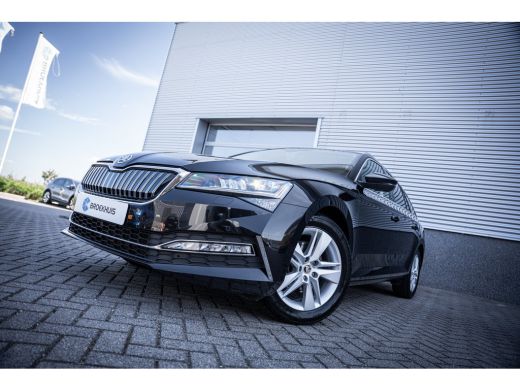 Skoda Superb Combi 1.4 TSI iV Business Edition Plus | Achteruitrijcamera | Apple Carplay/Android Auto|telefoon... ActivLease financial lease