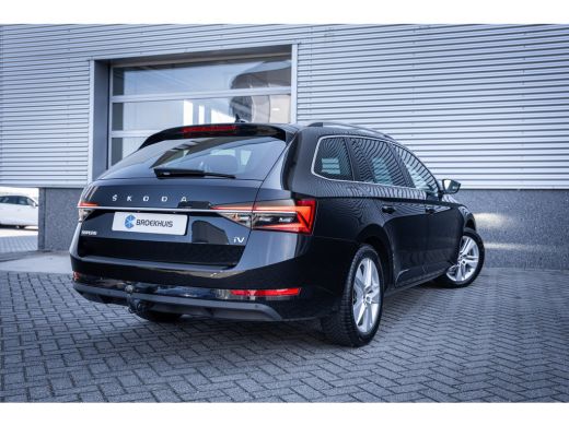Skoda Superb Combi 1.4 TSI iV Business Edition Plus | Achteruitrijcamera | Apple Carplay/Android Auto|telefoon... ActivLease financial lease