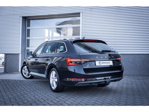 Skoda Superb Combi 1.4 TSI iV Business Edition Plus | Achteruitrijcamera | Apple Carplay/Android Auto|telefoon... ActivLease financial lease