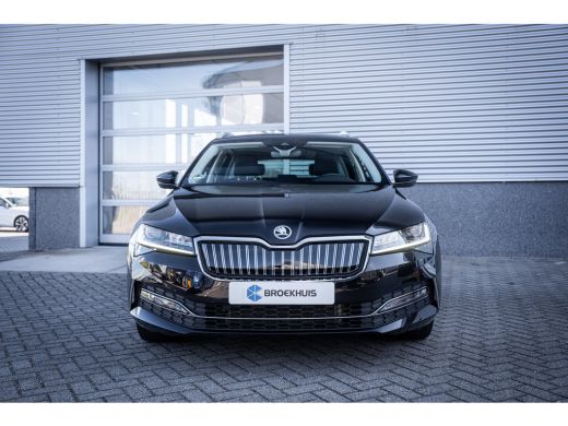 Skoda Superb Combi 1.4 TSI iV Business Edition Plus | Achteruitrijcamera | Apple Carplay/Android Auto|telefoon... ActivLease financial lease