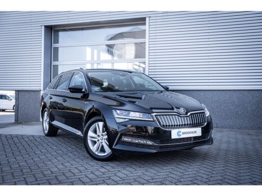 Skoda Superb Combi 1.4 TSI iV Business Edition Plus | Achteruitrijcamera | Apple Carplay/Android Auto|telefoon... ActivLease financial lease