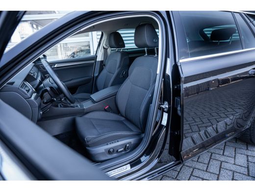 Skoda Superb Combi 1.4 TSI iV Business Edition Plus | Achteruitrijcamera | Apple Carplay/Android Auto|telefoon... ActivLease financial lease