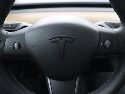 Tesla Model 3 | SOH 88,8% | Panoramadak | Leder | Memory | Stuur/stoel verwarming | Achterbank verwarming | Ada... ActivLease financial lease