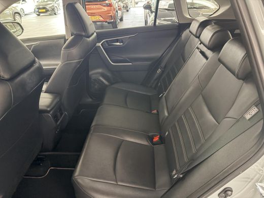 Toyota RAV4 2.5 Hybrid AWD Style ActivLease financial lease