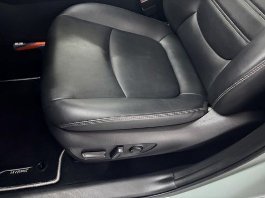 Toyota RAV4 2.5 Hybrid AWD Style ActivLease financial lease
