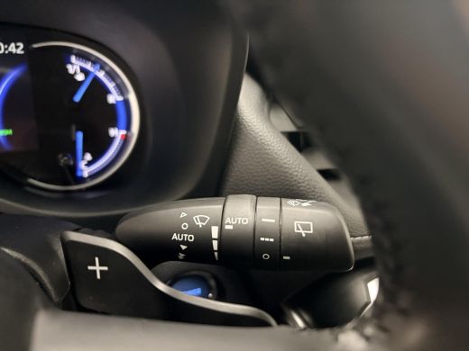 Toyota RAV4 2.5 Hybrid AWD Style ActivLease financial lease