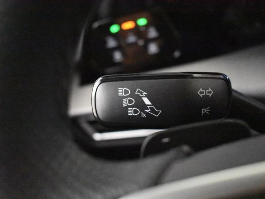 Volkswagen Golf 1.5 eHybrid GTE 272PK DSG/AUTO | 360gr Camera | Elektr Glazen panorama-dak | Head-up Display | Ap... ActivLease financial lease