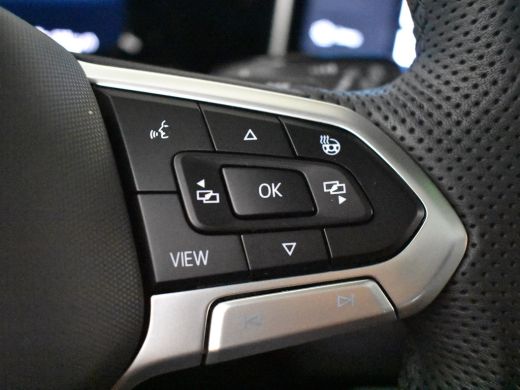 Volkswagen Golf 1.5 eHybrid GTE 272PK DSG/AUTO | 360gr Camera | Elektr Glazen panorama-dak | Head-up Display | Ap... ActivLease financial lease